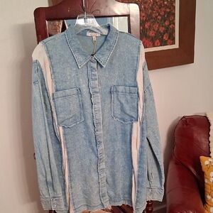 Gimmicks by BKE Light Blue Chambray Boho Distressed Button Down Shirt